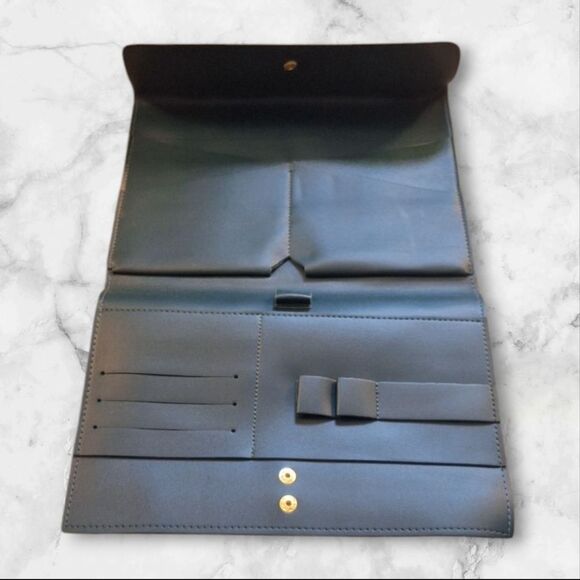 Green Envelope Clutch with Gold Snap Closure - Picture 5 of 9